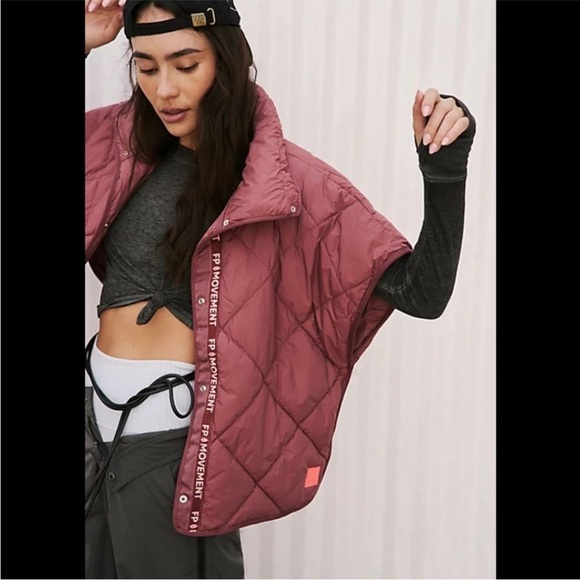 FP Movement Chill Out PrimaLoft Poncho Quilted Puffer Vest NWT One size - Picture 2 of 13